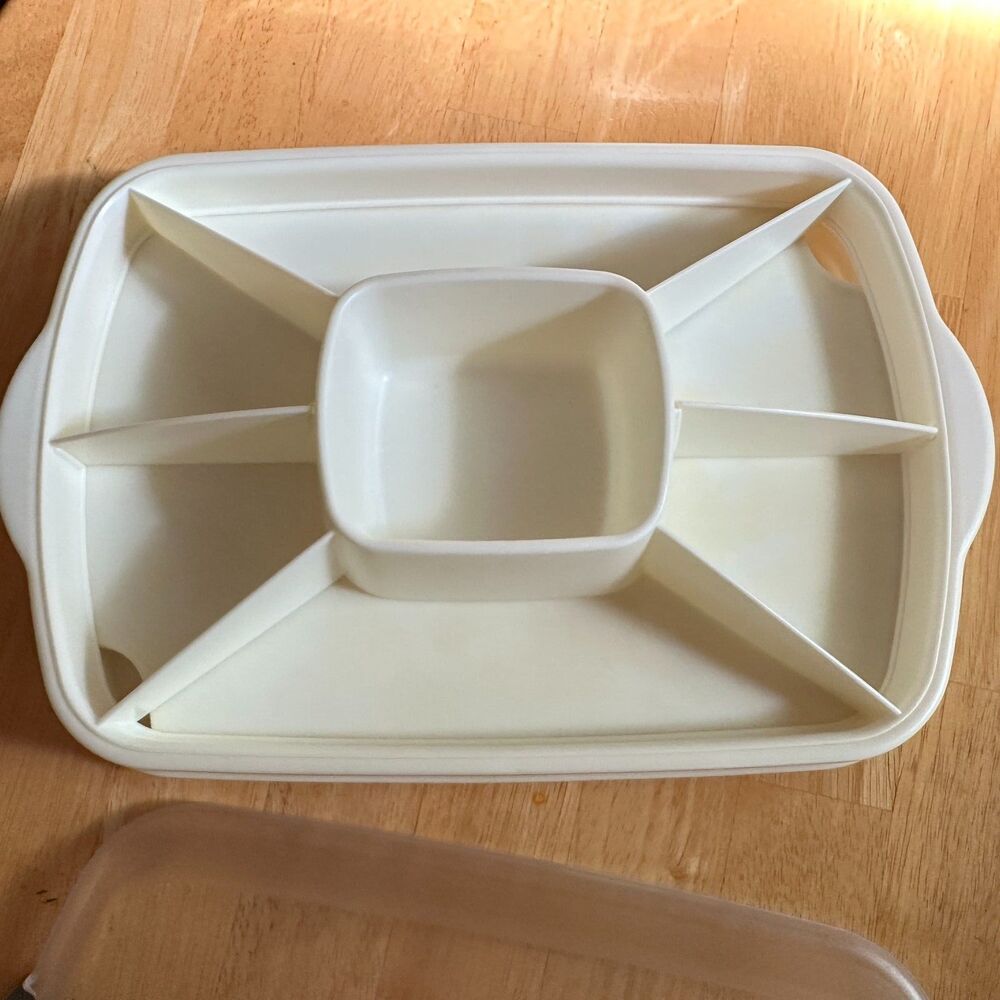 Vintage Pampered Chef Chillzanne #2781 24 Deviled Egg Veggie Server w/Lid 1999